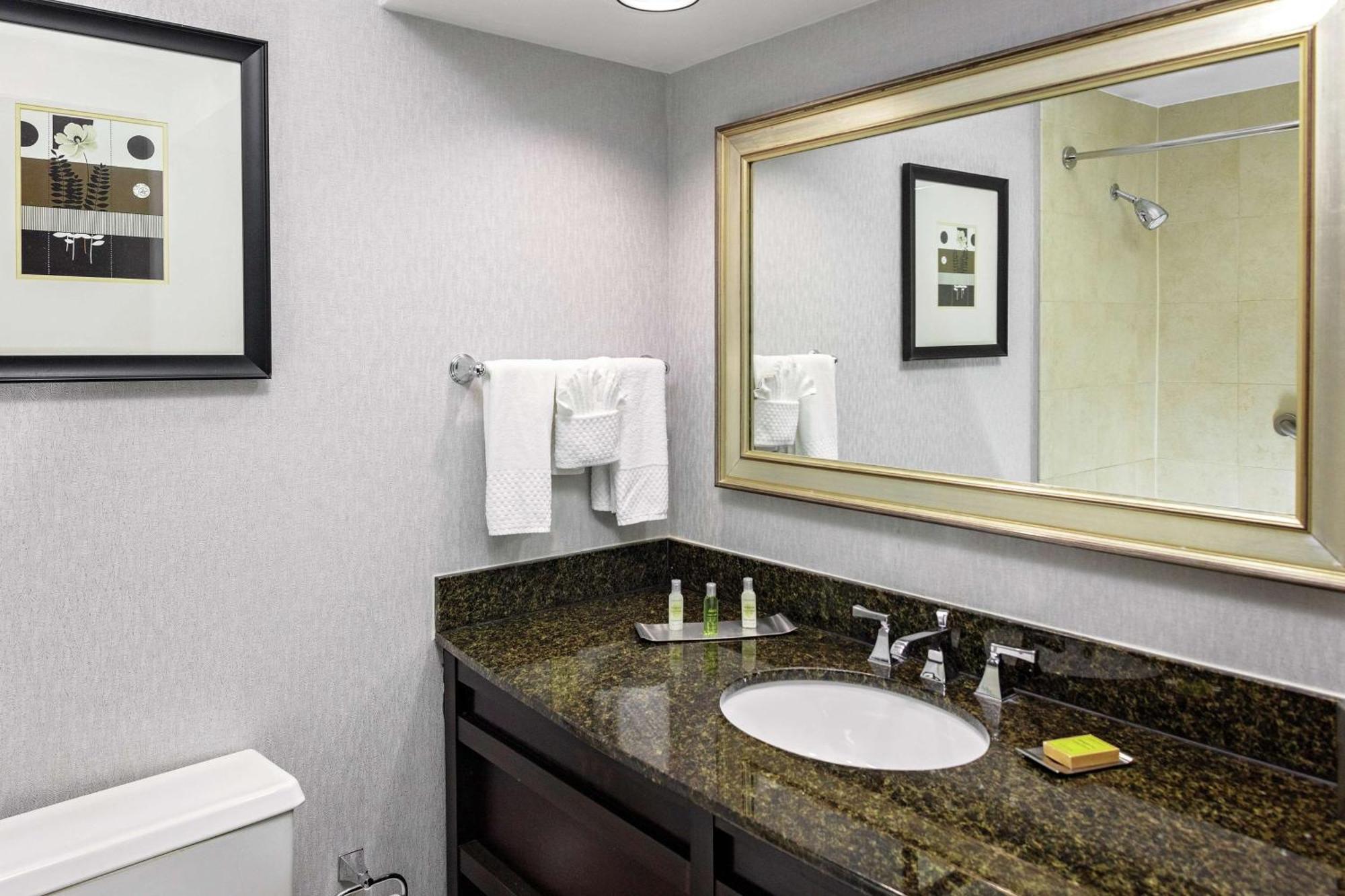 Doubletree By Hilton & Executive Meeting Center Omaha-downtown Omaha