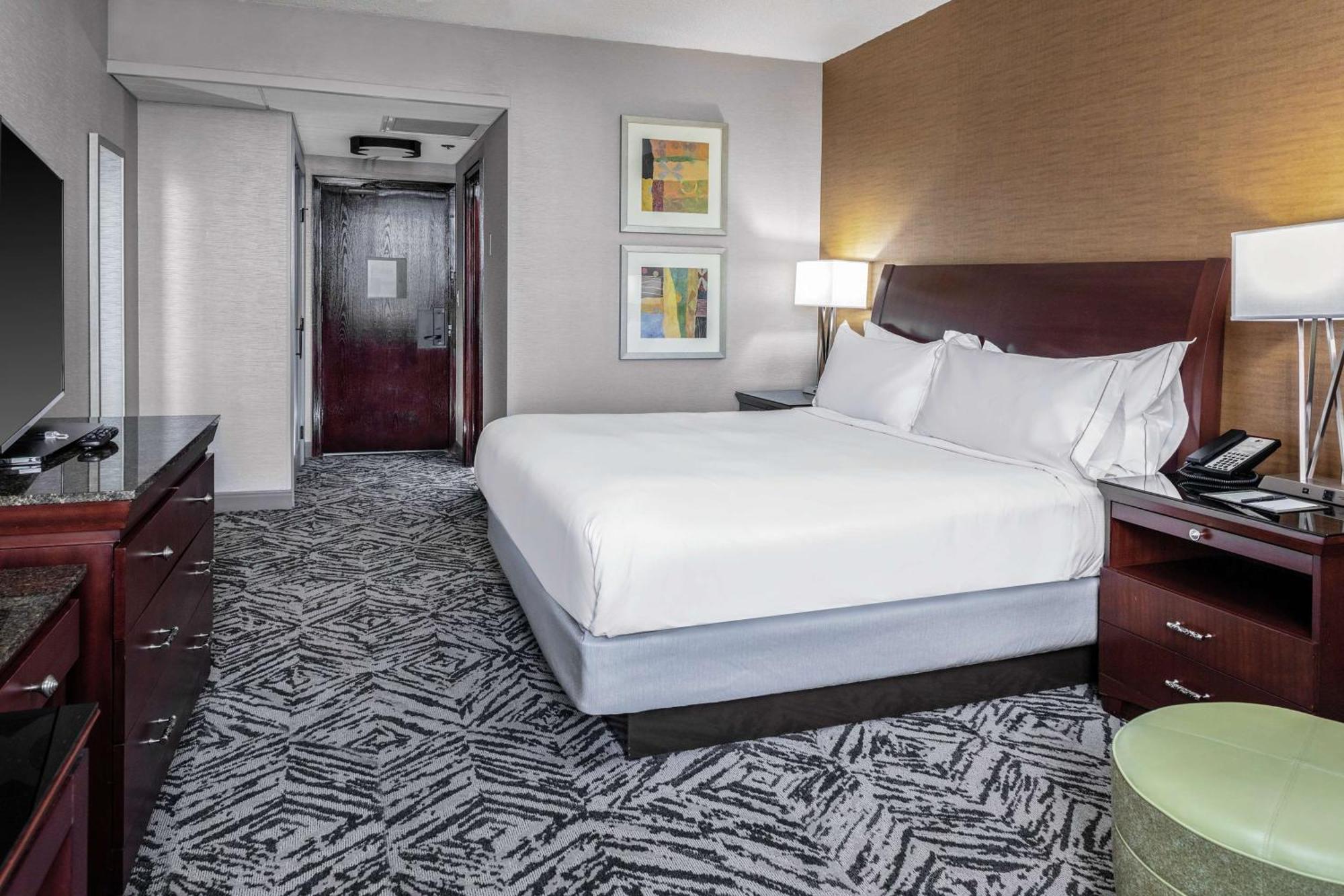 Hotel Doubletree By Hilton & Executive Meeting Center Omaha-downtown Omaha